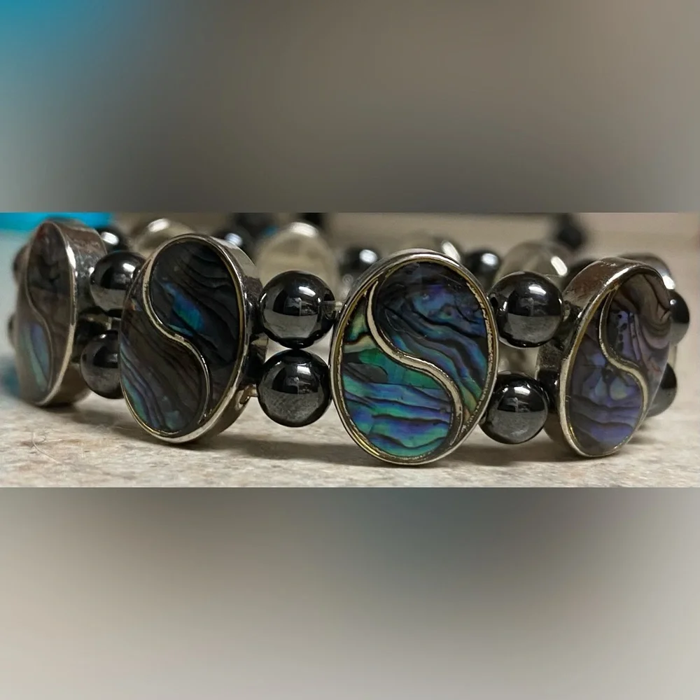 Equilibrium Chakra Abalone & Hematite Oval Disc Stretch Bracelet